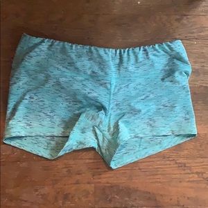 Fleo XL 2 1/2 inch inseam shorts